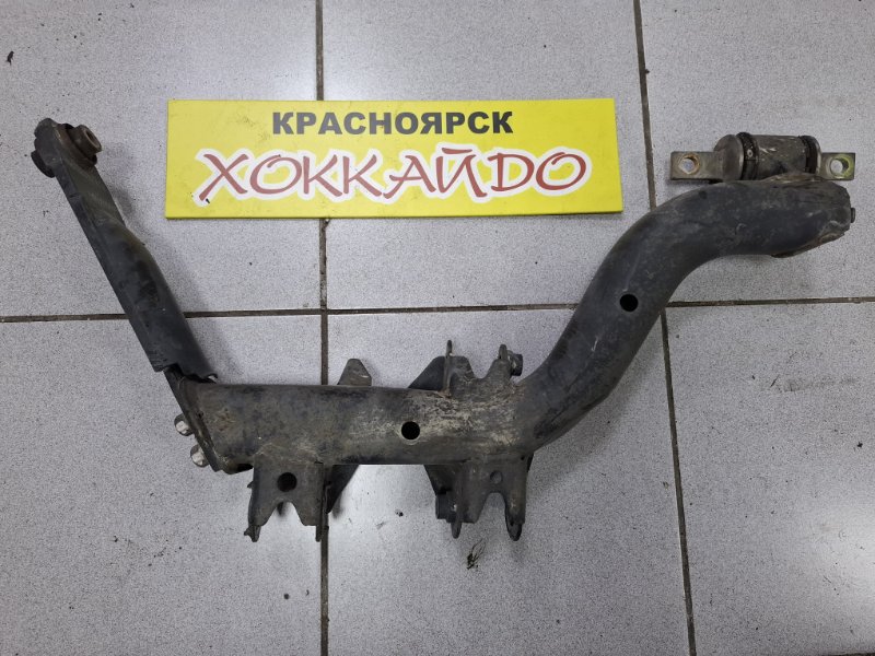 Рычаг подвески нижний Honda Stream RN1 D17A 10.2000 задний левый (б/у)