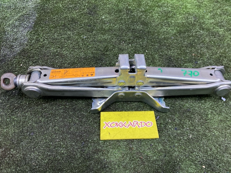 Домкрат Nissan Presage TU31 QR25DE 06.2003 (б/у)