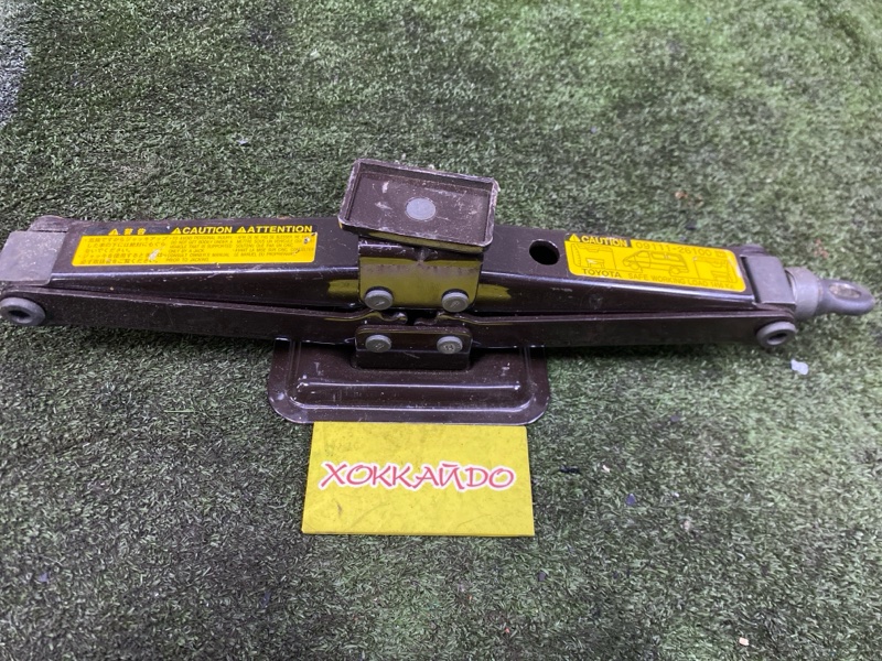 Домкрат Toyota Grand Hiace VCH16W 5VZ-FE 08.1999 (б/у)