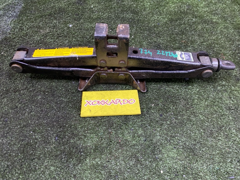 Домкрат Toyota Premio ZZT240 1ZZ-FE 12.2001 (б/у)