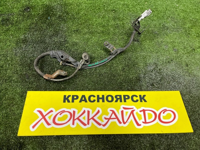 Датчик ABS Toyota Grand Hiace VCH16W 5VZ-FE 08.1999 передний левый (б/у)
