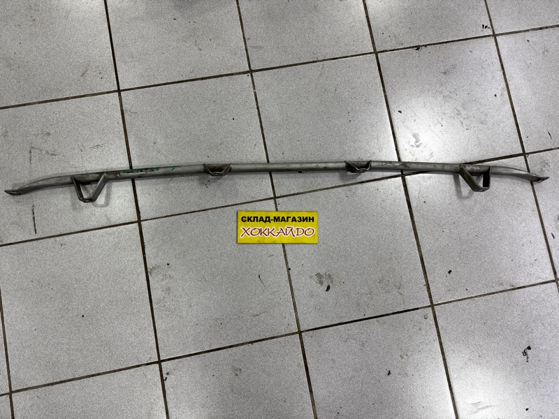 Усилитель бампера Toyota Ist NCP60 2NZ-FE 05.2002 задний (б/у)