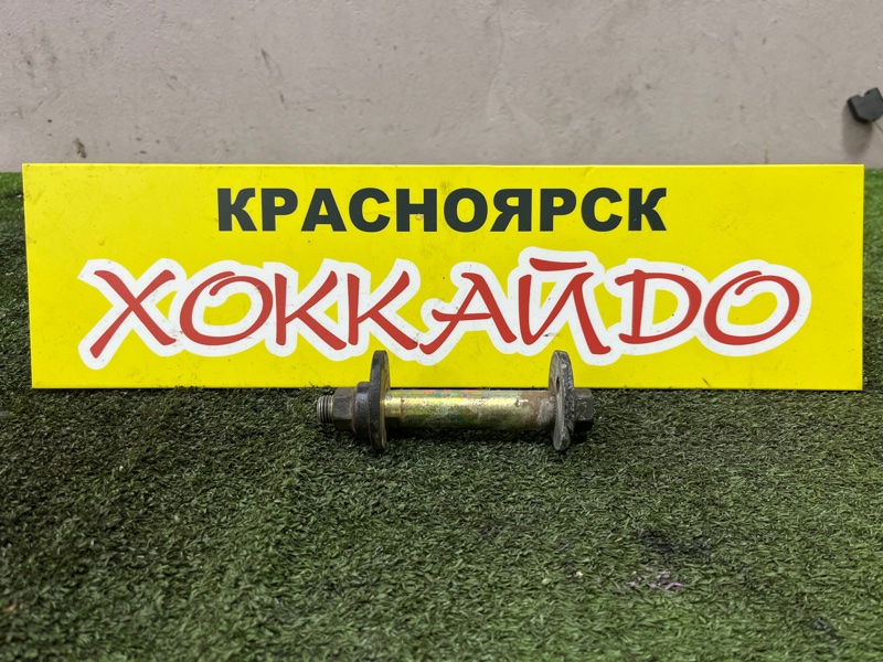 Болт регулировочный Toyota Grand Hiace VCH16W 5VZ-FE 08.1999 задний (б/у)
