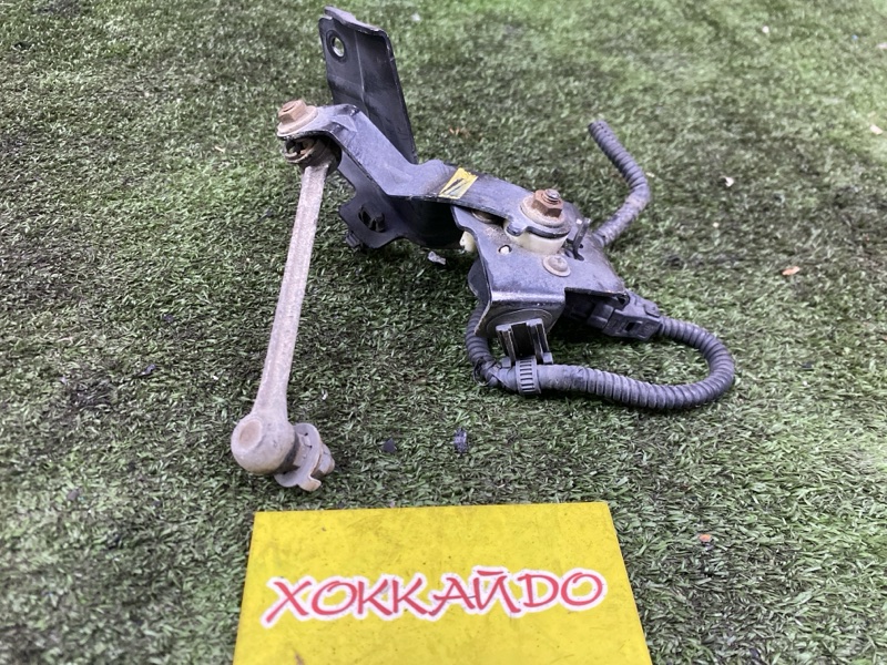 Датчик высоты дорожного просвета Mitsubishi Outlander CW5W 4B12 10.2005 задний (б/у)