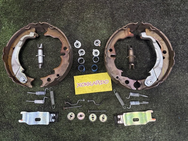 Колодки тормозные Lexus SC430 UZZ40 3UZ-FE 07.2005 задние (б/у)