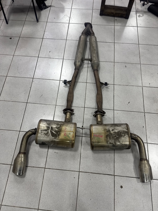 Глушитель Toyota Soarer UZZ40 3UZ-FE 04.2001 (б/у)