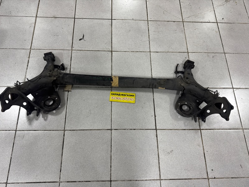 Балка поперечная Toyota Prius ZVW30 2ZR-FXE 01.2009 задняя (б/у)
