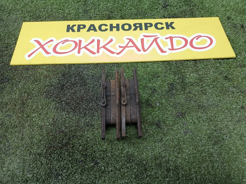 Колодки тормозные Mazda Axela BKEP LF-DE 10.2003 задние (б/у)