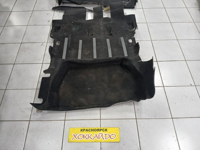 Обшивка пола Mitsubishi Outlander CW5W 4B12 10.2005 (б/у)