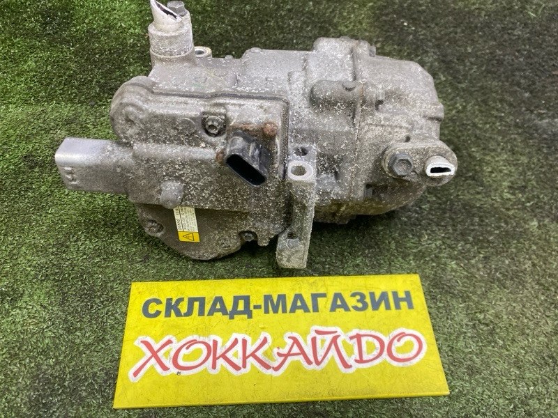 Компрессор кондиционера Toyota Prius ZVW30 2ZR-FXE 12.2011 (б/у)