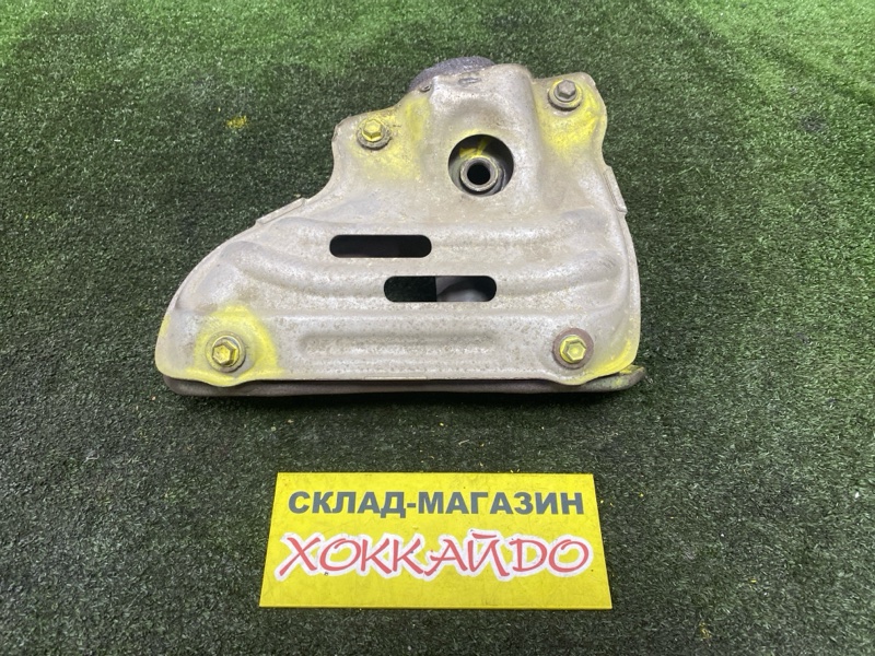 Коллектор выпускной Toyota Noah ZRR75G 3ZR-FAE 06. 2007 (б/у)