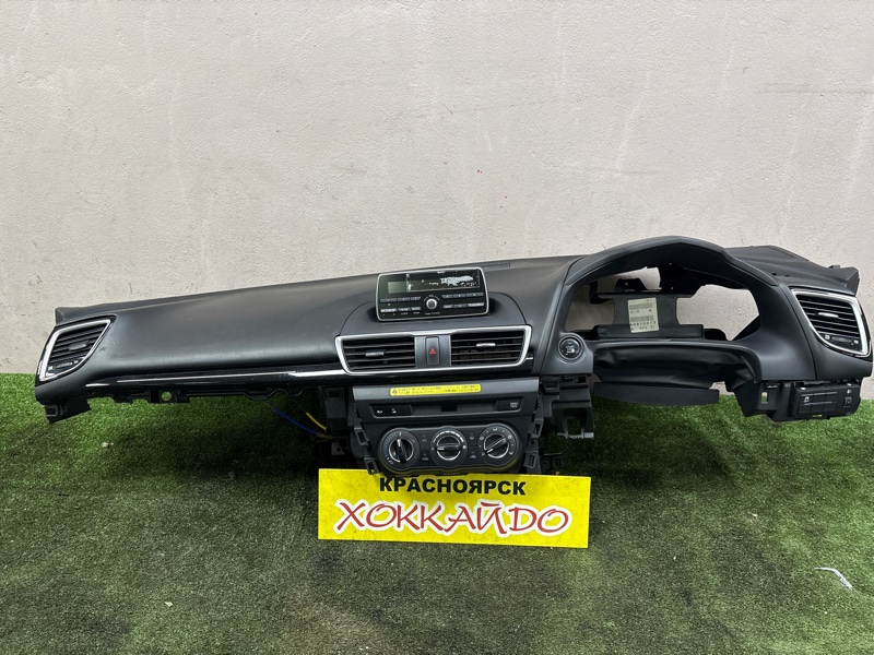 Панель передняя в салон Mazda Axela BM6FJ Z6-VE 11.2013 (б/у)