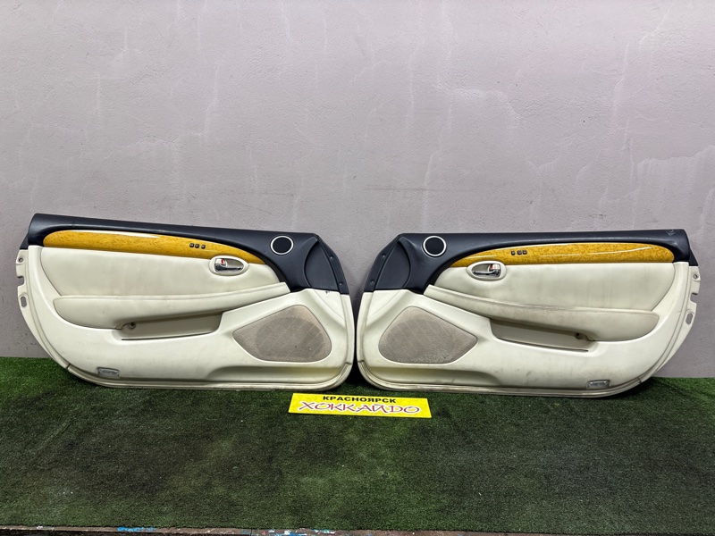 Обшивка двери Toyota Soarer UZZ40 3UZ-FE 04.2001 (б/у)