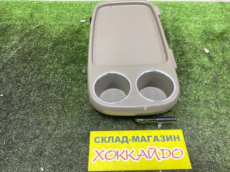 Подстаканник Honda Odyssey RA8 J30A 11.2001 (б/у)