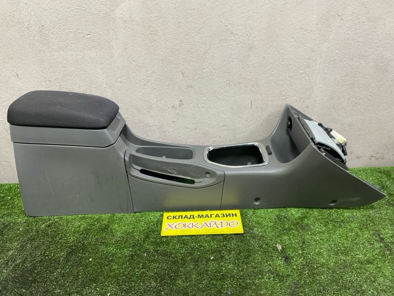 Подлокотник Toyota Caldina ST210G 3S-GE 01.2000 (б/у)