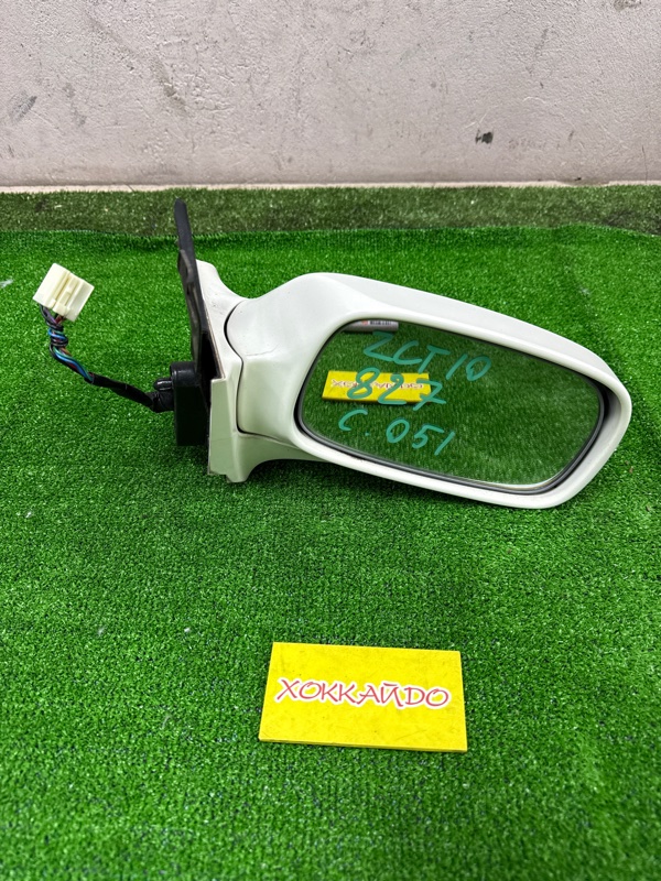 Зеркало боковое Toyota Opa ZCT10 1ZZ-FE 06.2002 переднее правое (б/у)