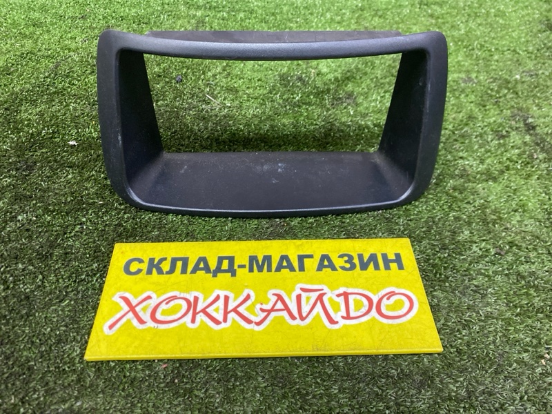 Рамка магнитофона Toyota Raum EXZ10 5E-FE 08.1999 (б/у)