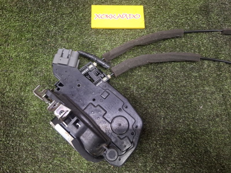Замок дверной Nissan Presage PU31 VQ35DE 05.2006 передний левый (б/у)