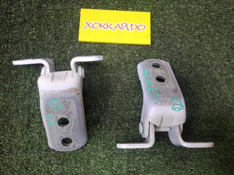 Петля двери Toyota Opa ZCT10 1ZZ-FE 06.2002 передняя правая (б/у)