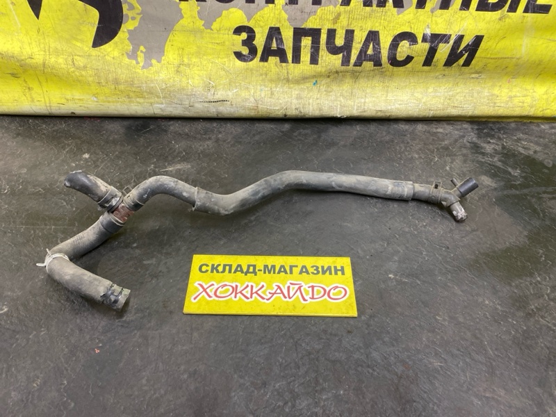 Патрубок радиатора печки Toyota Wish ZNE10G 1ZZ-FE 09.2005 (б/у)