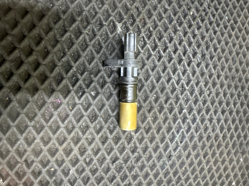 Датчик положения коленвала Toyota Ist NCP60 2NZ-FE 05.2002 (б/у)