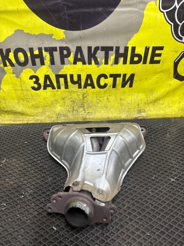 Коллектор выпускной Toyota Ist NCP60 2NZ-FE 05.2002 (б/у)