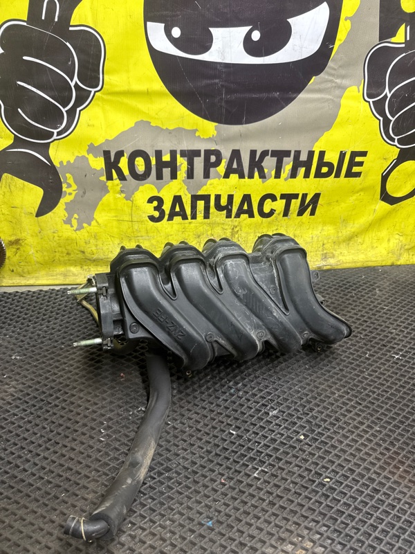 Коллектор впускной Toyota Ist NCP60 2NZ-FE 05.2002 (б/у)