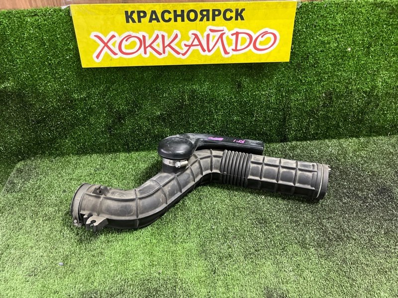 Патрубок воздушного фильтра Honda Stepwgn RF1 B20B 05.1999 (б/у)