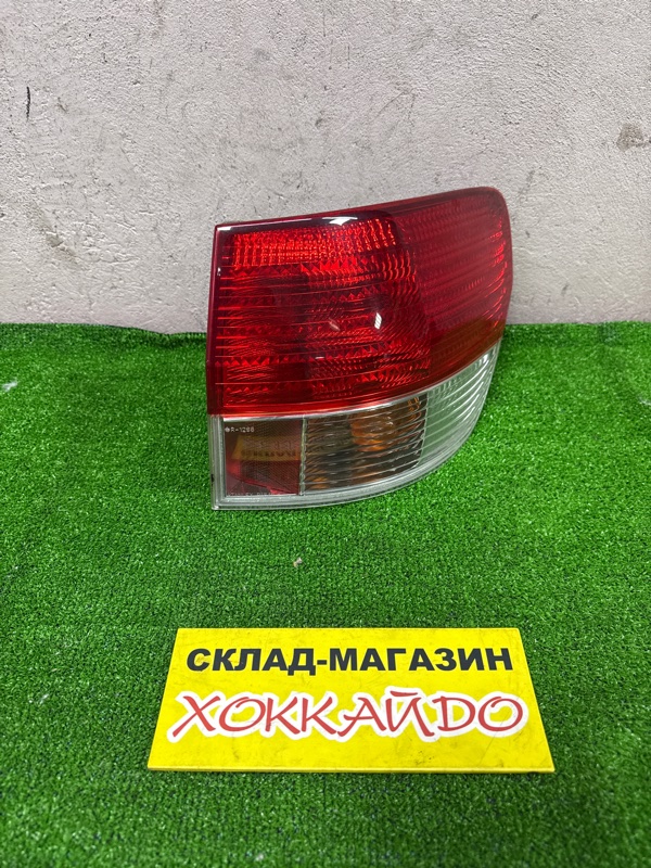Фонарь стоп-сигнала Toyota Vista Ardeo SV50G 3S-FSE 07.1998 правый (б/у)