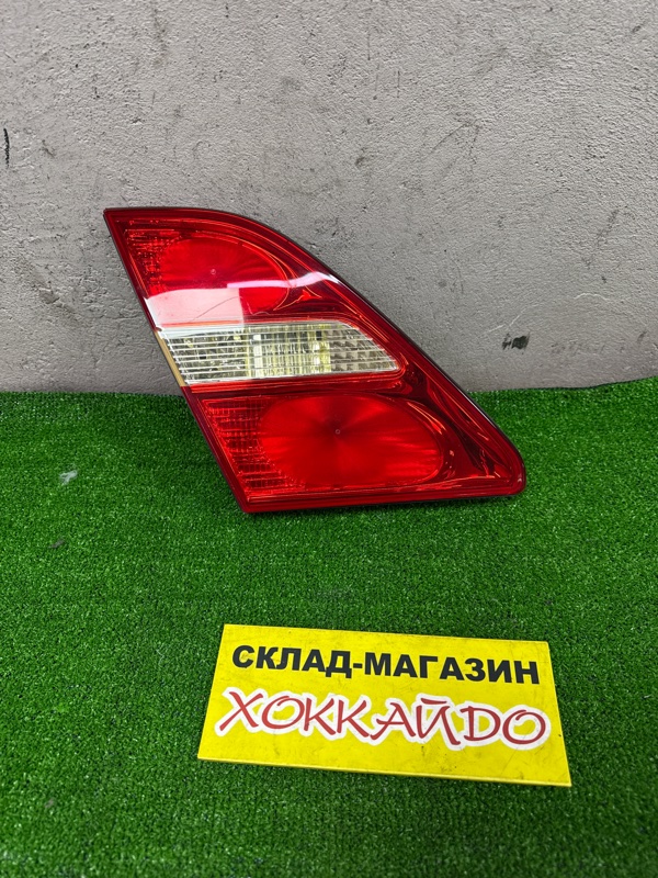 Фонарь вставка багажника Toyota Celsior UCF31 3UZ-FE 08.2000 левый (б/у)