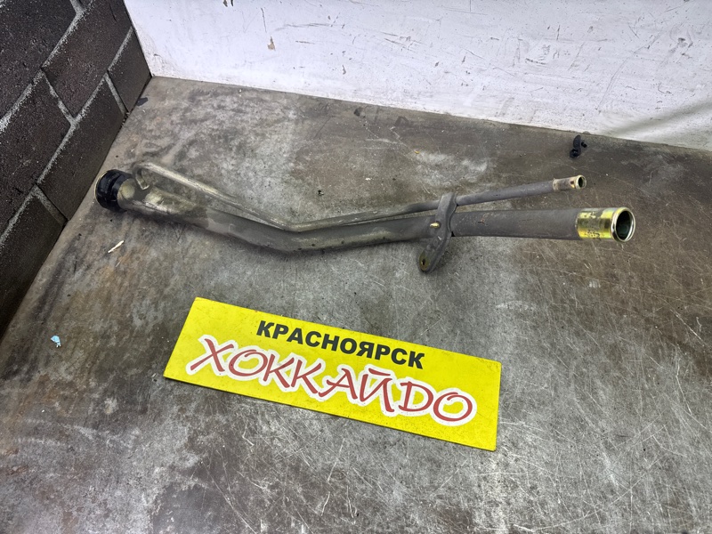Горловина топливного бака Toyota Raum EXZ10 5E-FE 05.1997 (б/у)