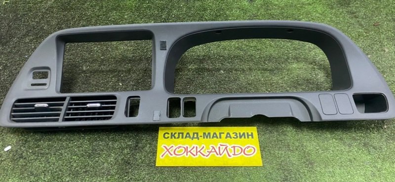 Накладка панели приборов Honda Odyssey RA8 J30A 11.2001 (б/у)