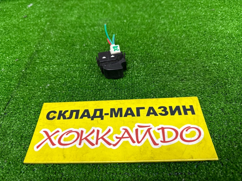 Кнопка стеклоподъемника Toyota Funcargo NCP20 2NZ-FE 08.2002 (б/у)