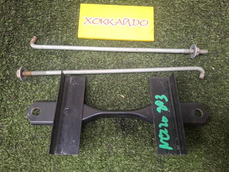 Крепление аккумулятора Toyota Raum NCZ20 1NZ-FE 12.2006 (б/у)