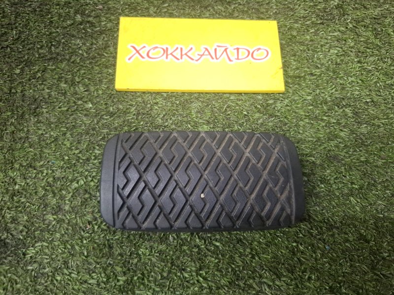 Накладка на педаль Toyota Raum EXZ10 5E-FE 08.1999 (б/у)