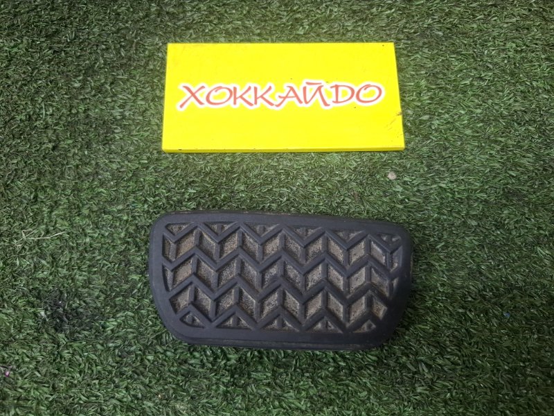 Накладка на педаль Toyota Raum NCZ20 1NZ-FE 12.2006 (б/у)