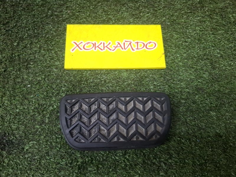 Накладка на педаль Toyota Gaia ACM10G 1AZ-FSE 04.2001 (б/у)