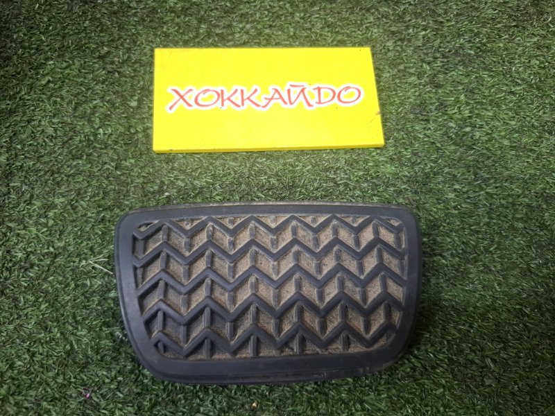 Накладка на педаль Toyota Opa ZCT10 1ZZ-FE 06.2002 (б/у)