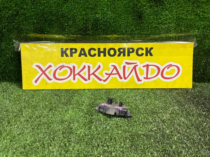 Клипса бампера Toyota BB NCP30 2NZ-FE 04.2003 задняя правая (б/у)