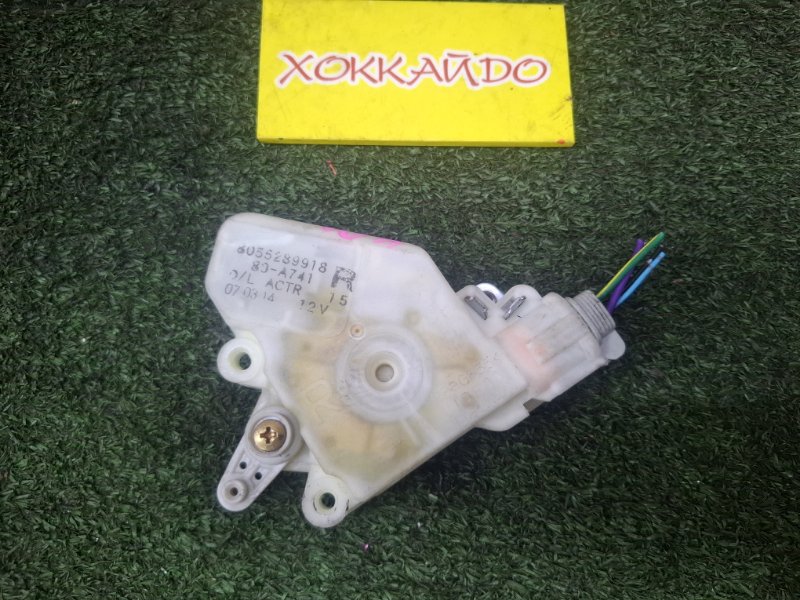 Активатор двери Nissan Presage PU31 VQ35DE 05.2006 задний левый (б/у)