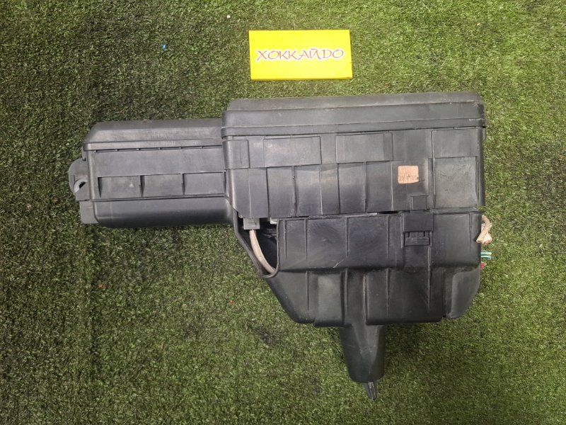 Блок предохранителей Toyota Gaia ACM10G 1AZ-FSE 04.2001 (б/у)