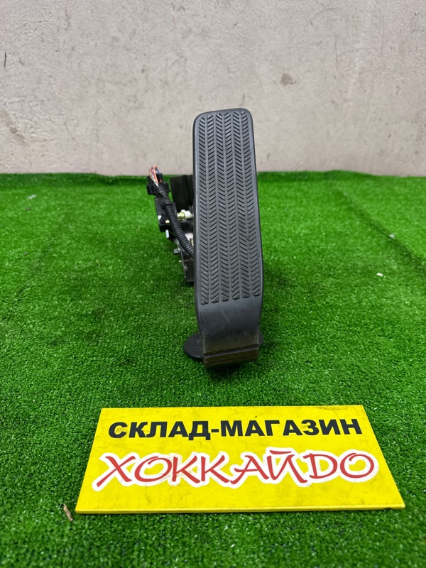 Педаль газа Toyota Celsior UCF31 3UZ-FE 08.2000 (б/у)