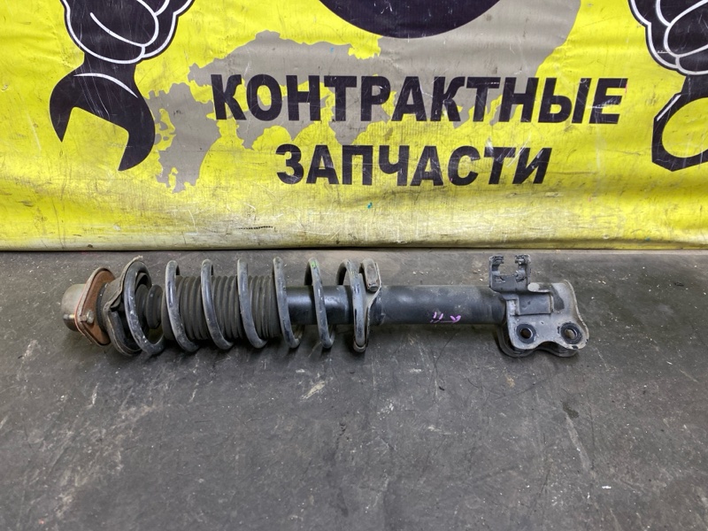 Стойка подвески Nissan March K11 CG10DE 01.1992 передняя правая (б/у)