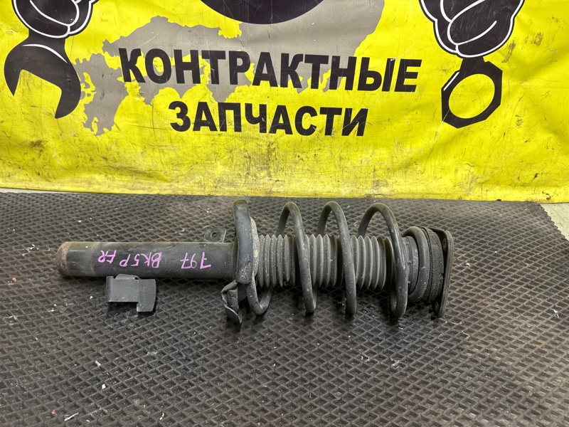 Стойка подвески Mazda Axela BK5P ZJ-VE 06.2006 передняя правая (б/у)