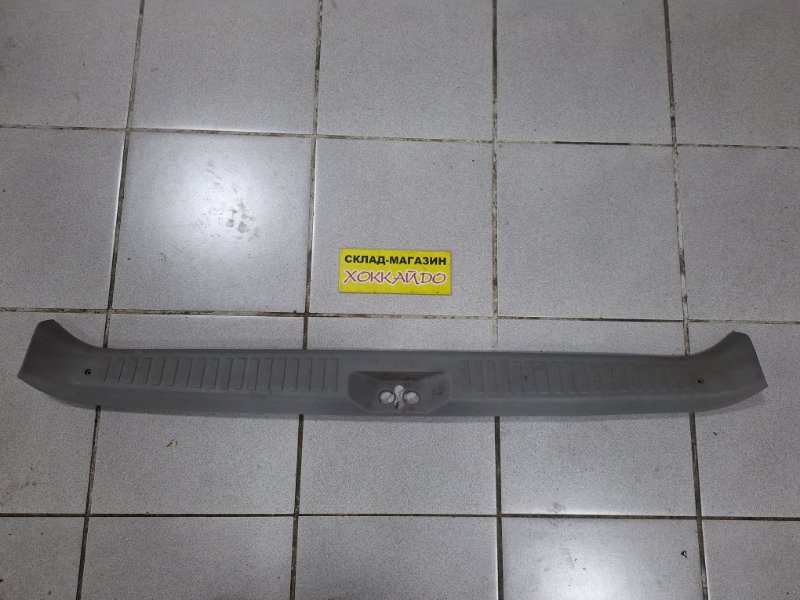 Накладка багажника Mazda Bongo Friendee SGEW FE 02.1999 (б/у)