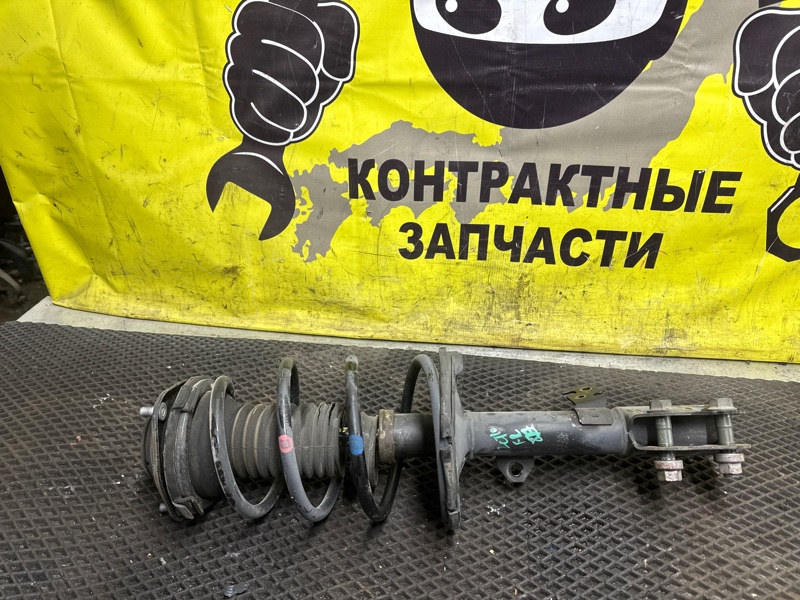 Стойка подвески Toyota Opa ZCT10 1ZZ-FE 06.2002 передняя правая (б/у)