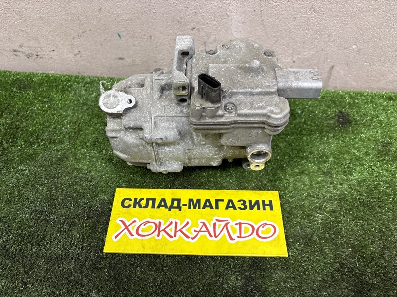 Компрессор кондиционера Toyota Prius ZVW30 2ZR-FXE 01.2009 (б/у)