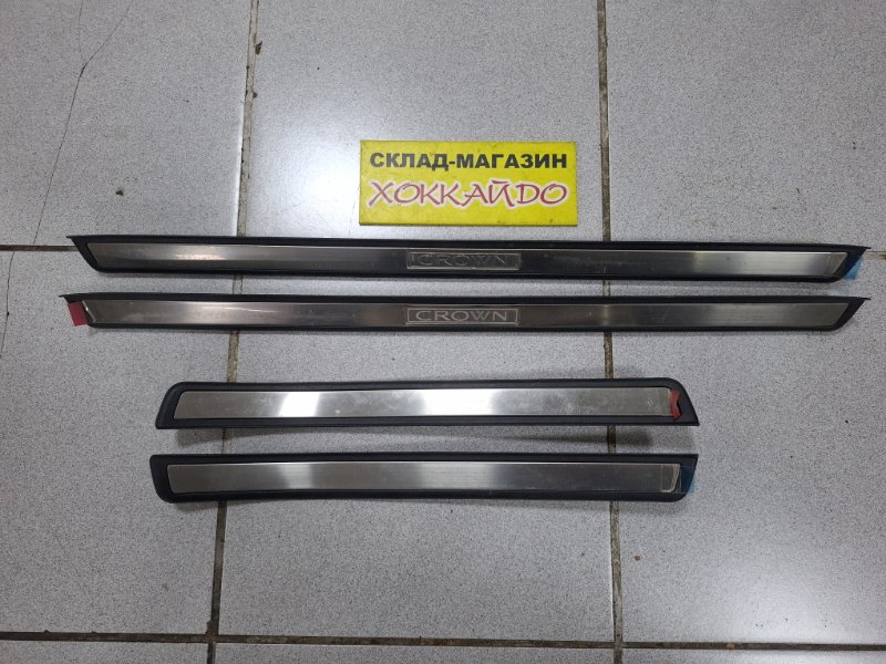 Накладка порога Toyota Crown JZS171 1JZ-GE 09.1999 (б/у)