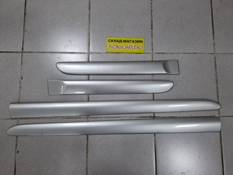 Молдинг на дверь Toyota Funcargo NCP20 2NZ-FE 08.2002 (б/у)