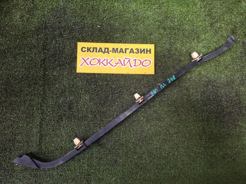 Клипса бампера Honda Stream RN1 D17A 10.2000 задняя левая (б/у)